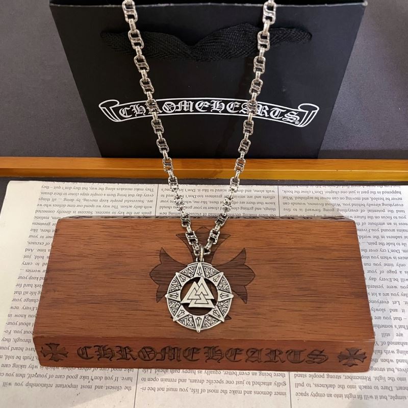 Ch**me He**ts necklaces